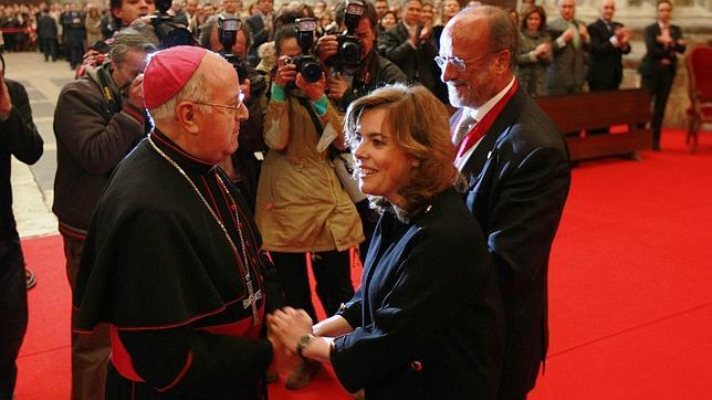 Blázquez saluda a Sáenz de Santamaría