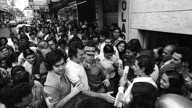 «Julio Iglesias siempre antepuso el éxito a su familia. Puede que un día se arrepienta»
