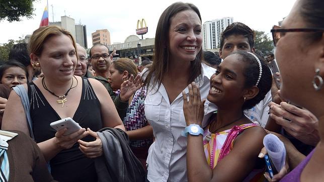 La oposición venezolana protesta contra la injerencia de la dictadura cubana