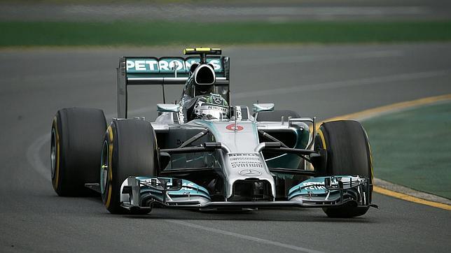 Rosberg arrasa con todo en Australia