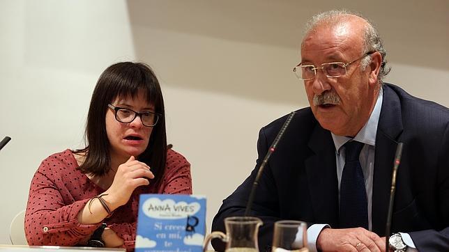 Anna Vives, la niña de la letra preciosa que puso de rodillas a Artur Mas