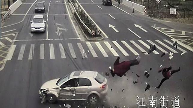 Fotos reales de accidentes para concienciar sobre las normas de tráfico en China