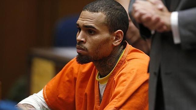 Chris Brown estará en prisión hasta el 23 de abril