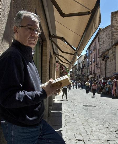 «Fue un novelista "mediano" pero sagaz cronista de una sociedad y una época claves en la vida española»