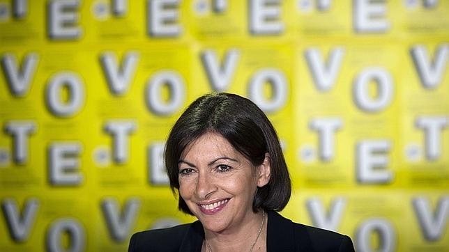 Anne Hidalgo, nacida en Cádiz, acaricia la Alcaldía de París a dos días de los comicios