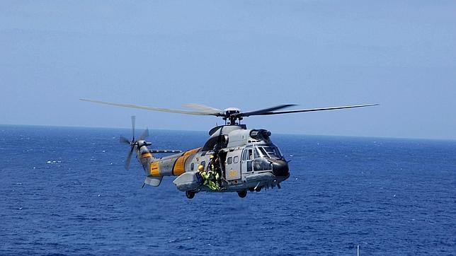 Morenés ya está en la base aérea de Gando, en Gran Canaria, para supervisar la búsqueda de los militares desaparecidos