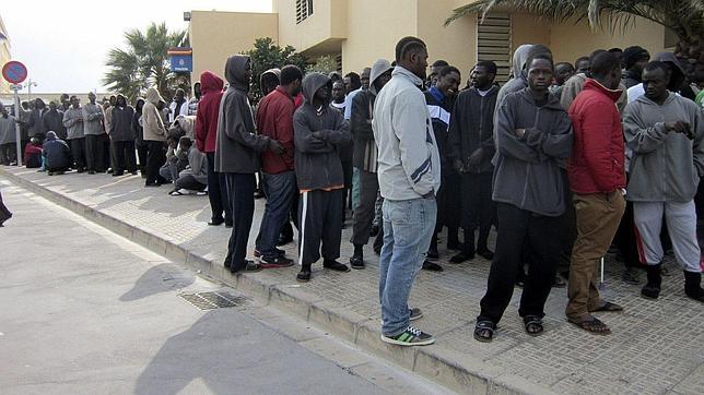 El inmigrante afectado de meningitis permanece sedado y con ventilación mecánica