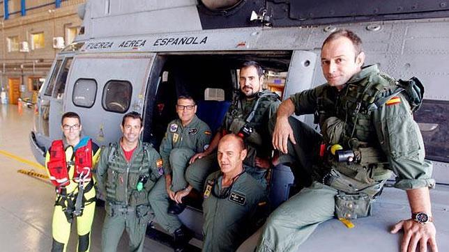 La búsqueda del helicóptero se extiende a un radio más amplio por el efecto de las mareas