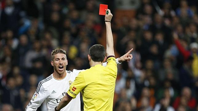 Real Madrid-Barcelona: Polémica actuación de Undiano en el clásico al señalar tres penaltis