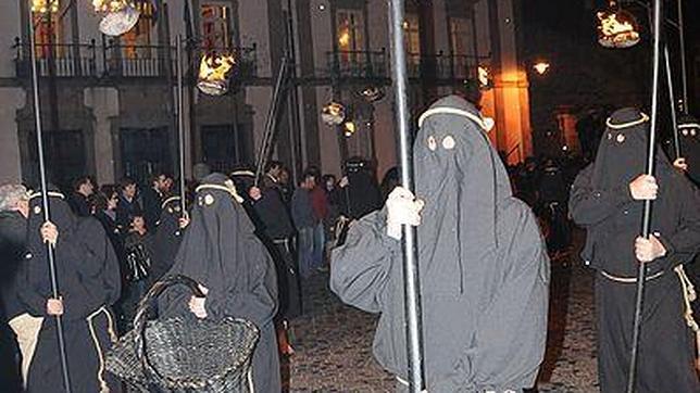 Los Farricocos de Braga durante la procesión del «Senhor do "Ecce Homo"»