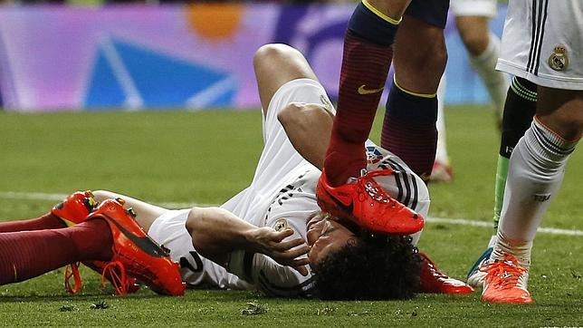 Rel Madrid-Barcelona: El pisotón de Busquets a Pepe que Undiano no vio