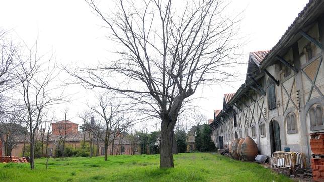 Los establos, en la zona de trabajo tras el palacete