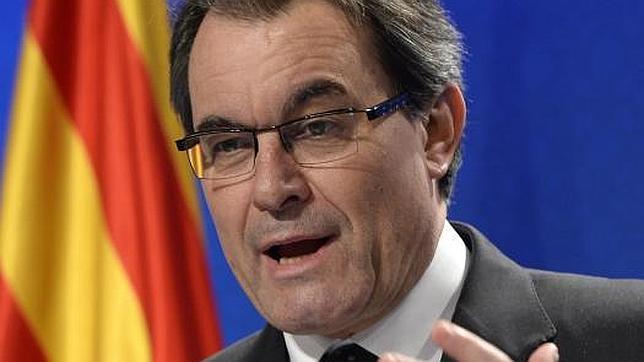 El Gobierno «acata y respeta» la decisión del TC sobre la declaración soberanista