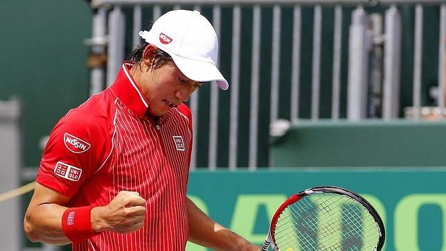 Nishikori desequilibra a Ferrer