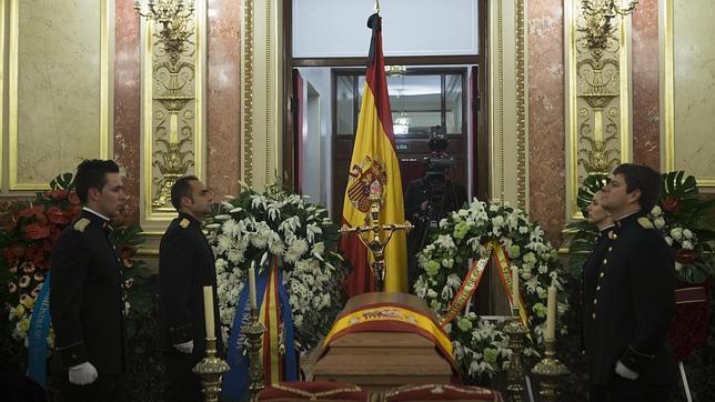 El itinerario del cortejo fúnebre del expresidente Suárez llega hasta Cibeles