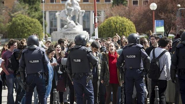 Los estudiantes convocan este jueves manifestaciones contra la Lomce y Wert