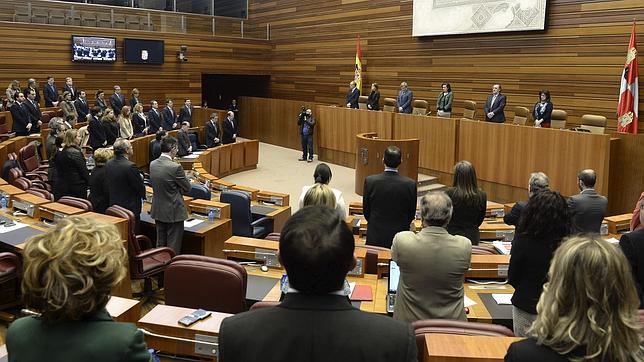 Las Cortes recuerdan a «un castellano y leonés que pasa a la historia de España»