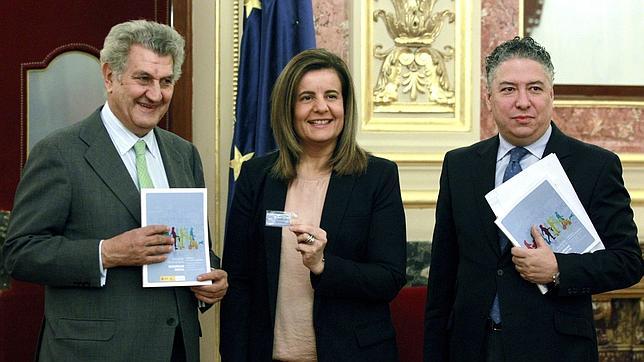 Empleo volverá a usar la «hucha de las pensiones» para abonar la paga extra de verano