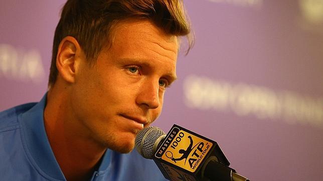 Berdych, con problemas estomacales, deja vía libre a Nadal hacia la final