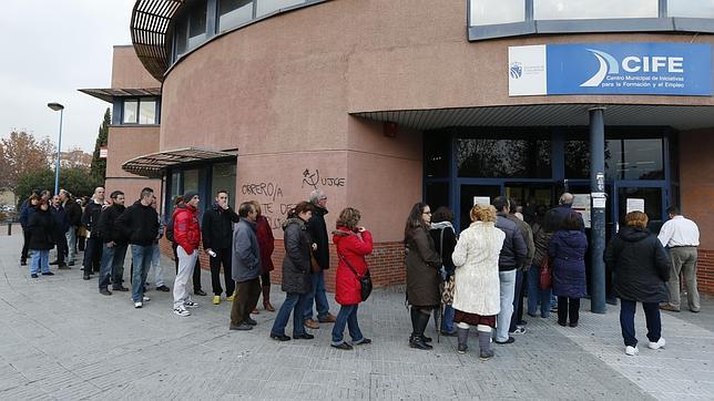 Solo el 22% de los jóvenes estaría en desempleo en España