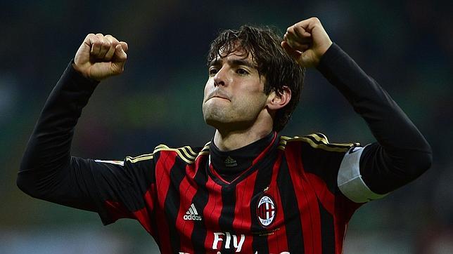 Kaká, a 300 con el Milán