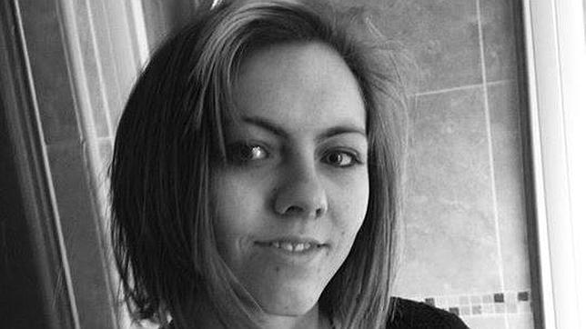 Encuentra a su hija en Facebook 19 años después de entregarla en adopción