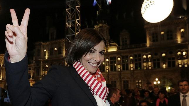 París tendrá su primera alcaldesa, la andaluza Anne Hidalgo