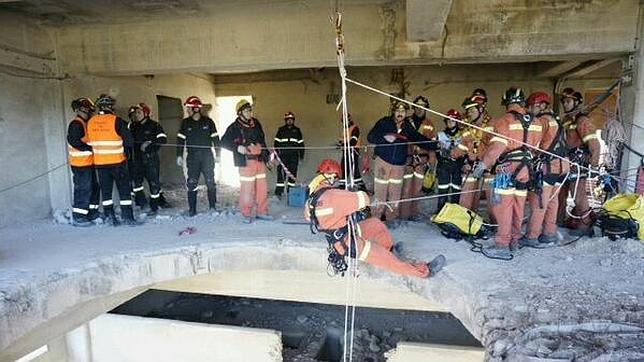 Emergencias y el ejército realizan el simulacro de un terremoto con 300 muertos