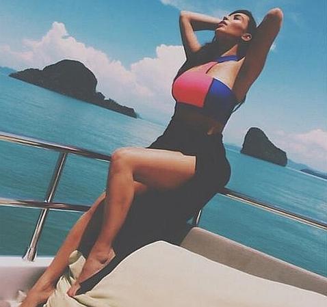 Kim Kardashian luce figura y bikini en Tailandia