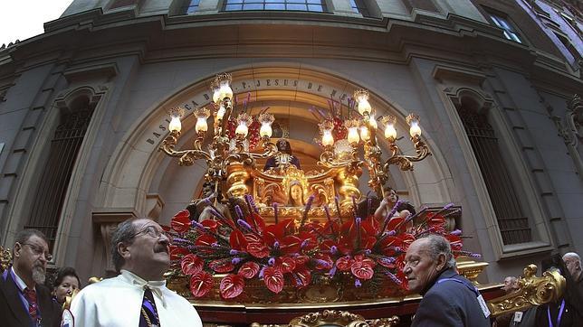 Imagen de Jesús de Medinaceli, saliendo de la Iglesia Basílica