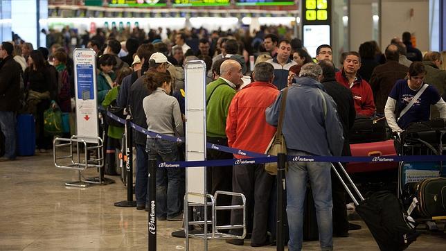 «Lo que hay que hacer es cerrar el espacio aéreo por un año»