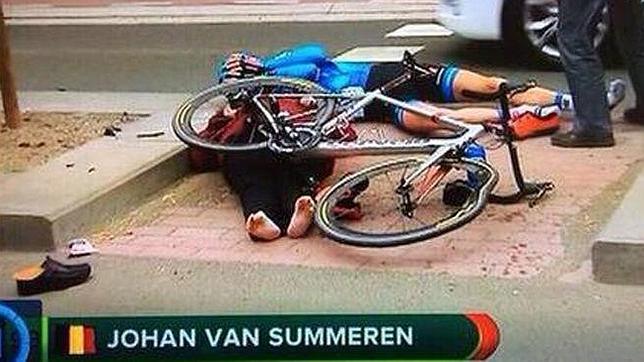 Una mujer muy grave después de ser atropellada en la Vuelta a Flandes