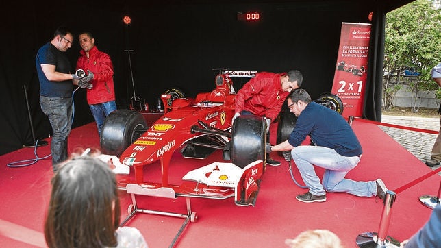 La «Fernando Alonso Collection» convierte a sus visitantes en mecánicos por un día