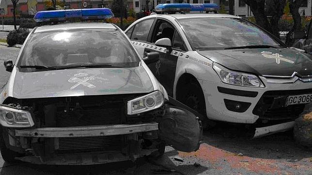 Roba un coche, conduce sin carné y embiste a los coches patrullas que le siguen