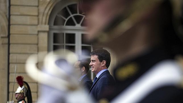 La izquierda francesa ya dispara contra Manuel Valls