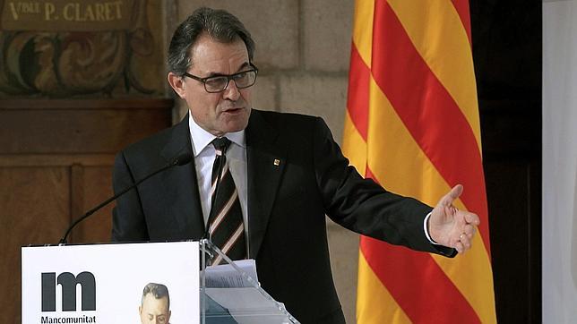 Mas ignora la agenda social y solo atiende a los pactos identitarios