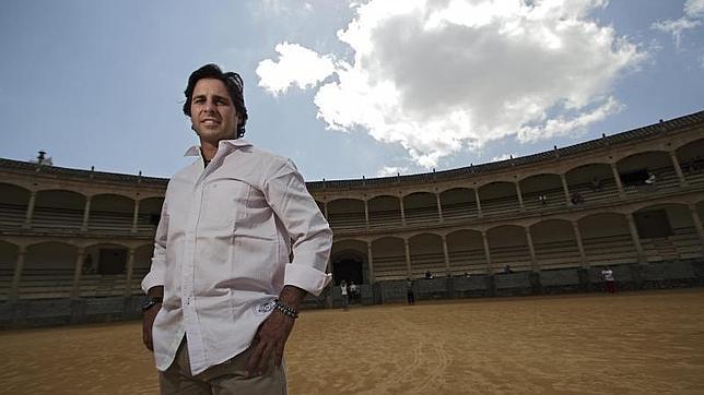 Fran Rivera recibe un premio por su lucha para conseguir la custodia compartida