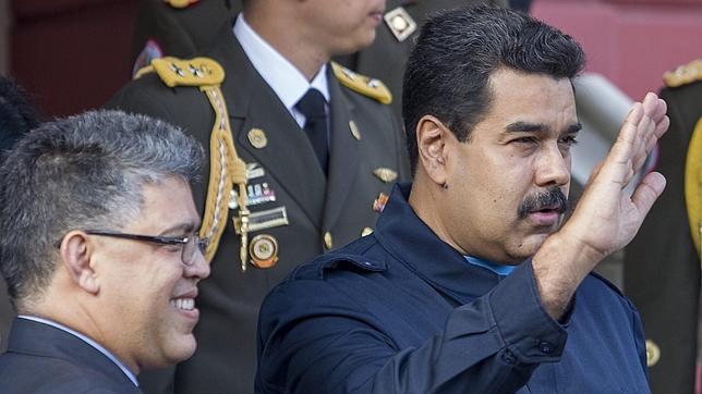 La oposición pide igualdad de condiciones para dialogar con Nicolás Maduro