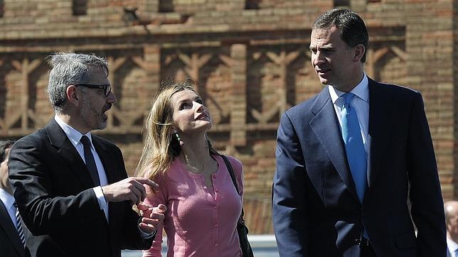 Los Príncipes redoblan su presencia en Cataluña, mientras Mas no se atreve a ir a Madrid