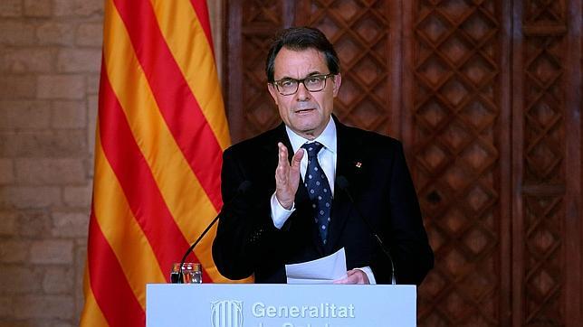 Mas buscará «marcos legales internacionales» para su consulta soberanista