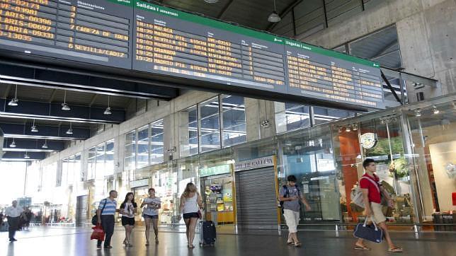 Renfe amplía plazas y servicios en Semana Santa