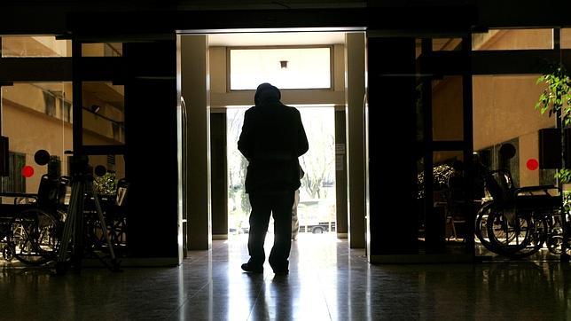 Denuncian a un asilo en EE.UU. por contratar un stripper para las ancianas