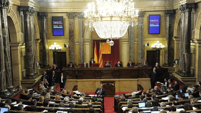 El Parlament pide más aliados internacionales para la consulta