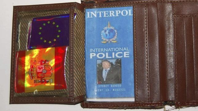 Documentación de un falso policía