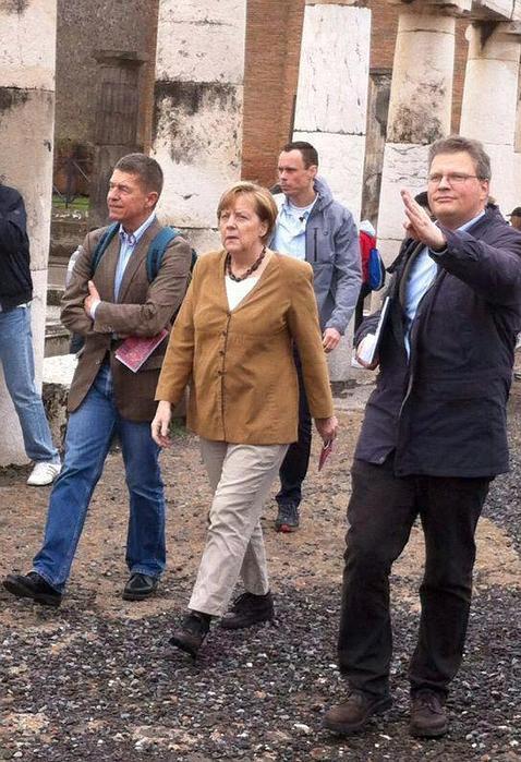 Visita sorpresa de Angela Merkel a las ruinas de Pompeya