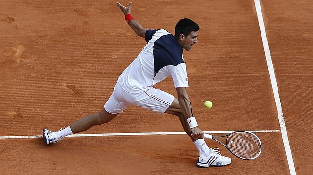 Djokovic arrolla a Montañés