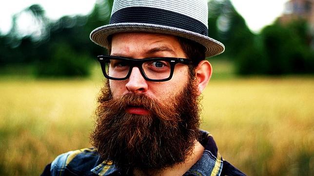 Por qué a ellas les gustan los tipos raros (¡y los barbudos!)