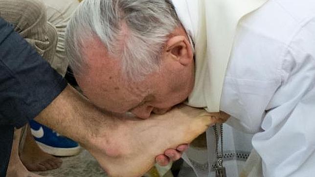 El Papa regalará este miércoles 1.200 evangelios de bolsillo a los presos de una cárcel romana