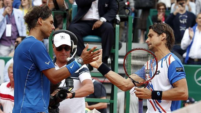Ferrer tumba a Nadal sobre tierra, diez años después