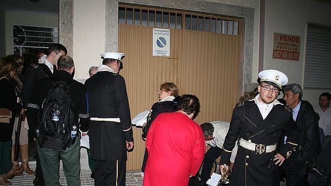 Miembros de la banda tras el atropello en Aguilar